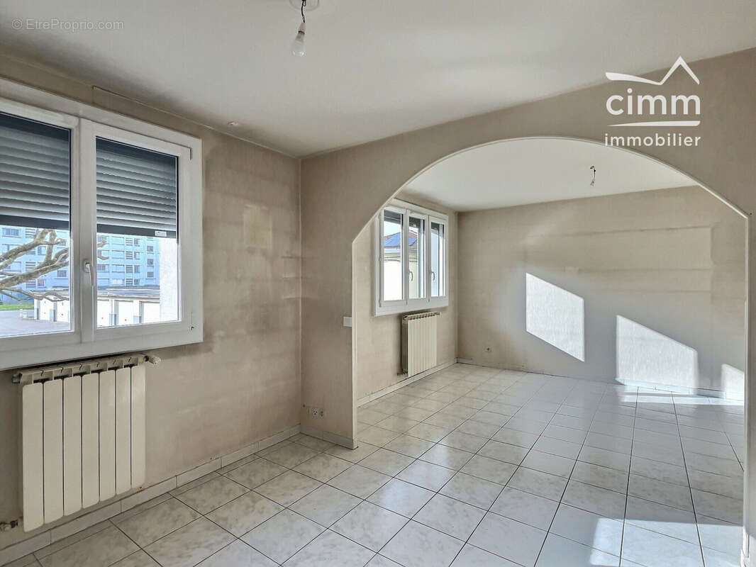 Appartement à FONTAINE