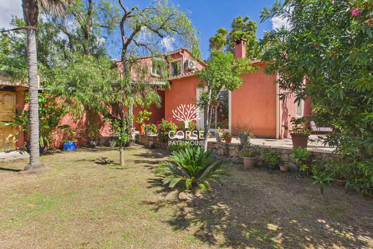 Maison de 160m2 à Porto-Vecchio - photo 2