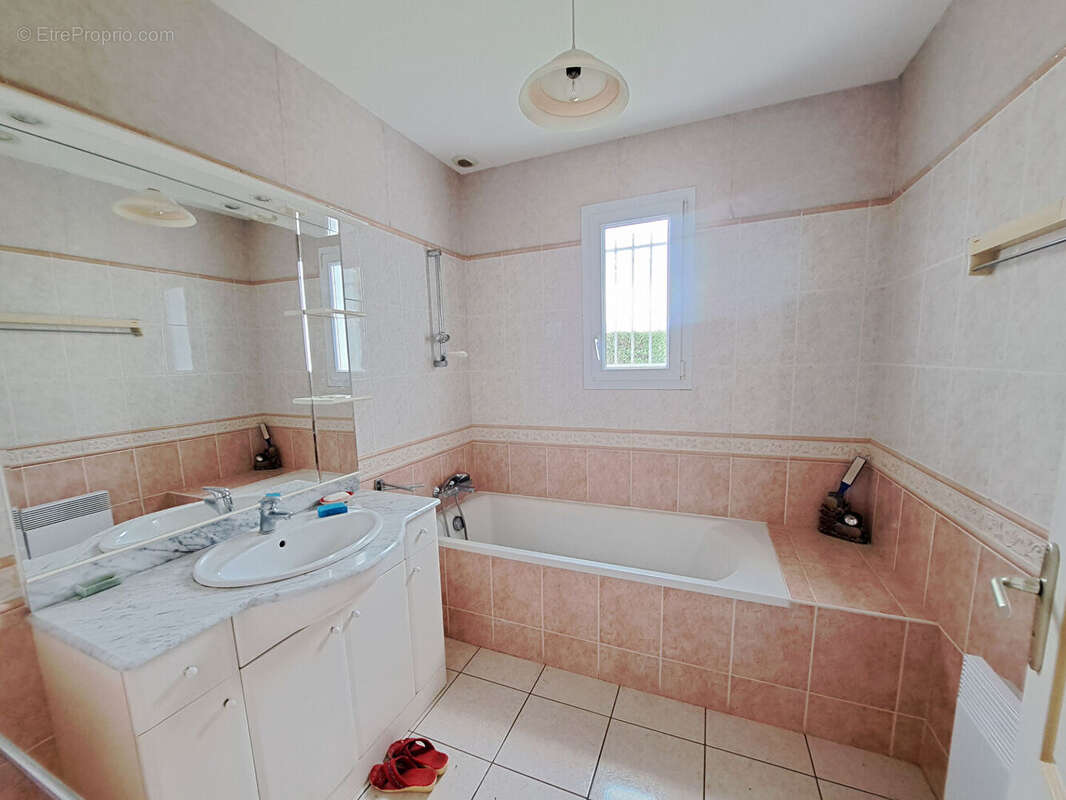 Maison à L&#039;AIGUILLON-SUR-VIE