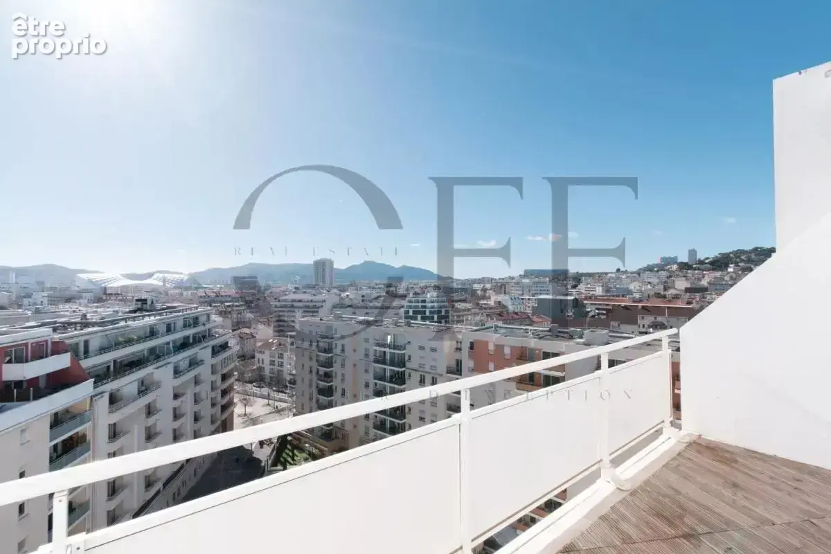 13008 Marseille  – Duplex 100 M2 au dernier étage  - 2 chambres - terrasse - photo 3