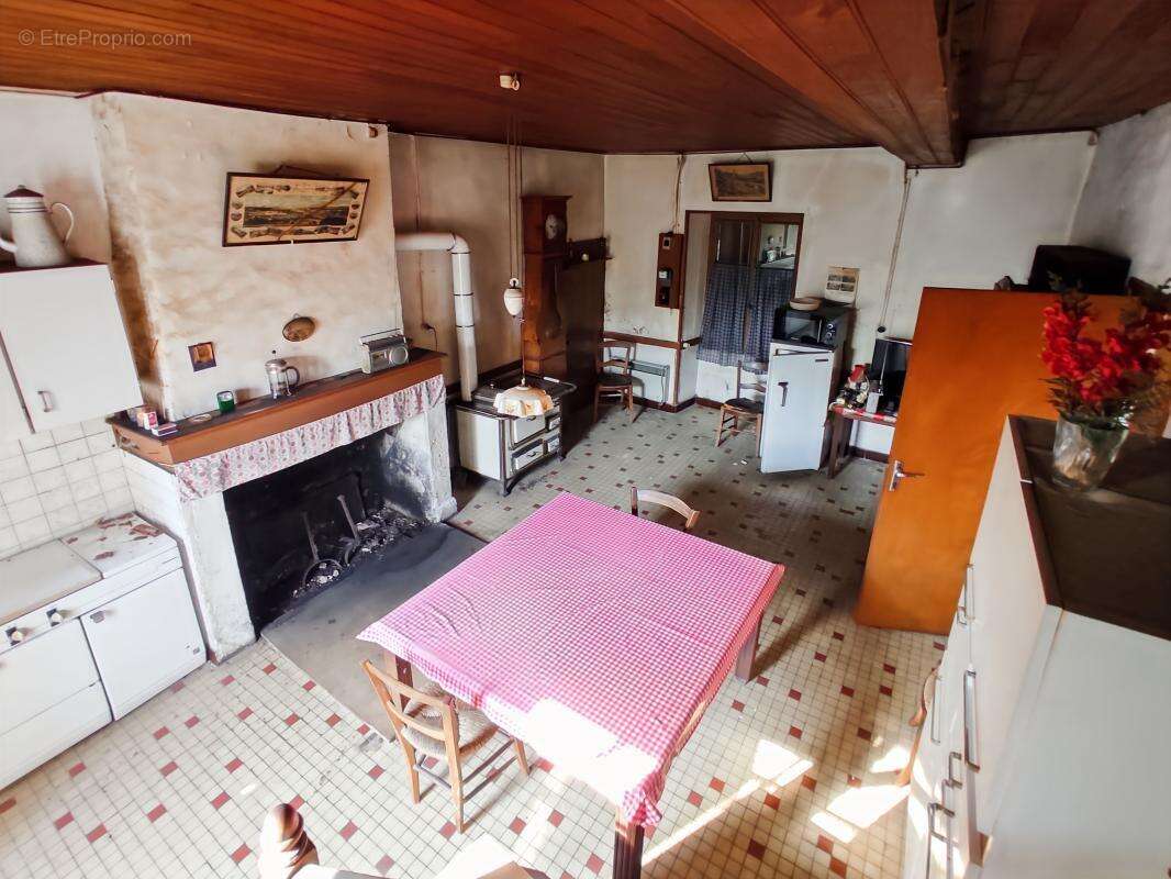 Maison à DOUZILLAC