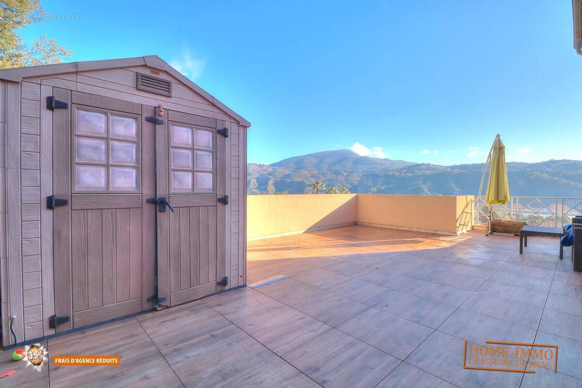 Appartement à CARROS