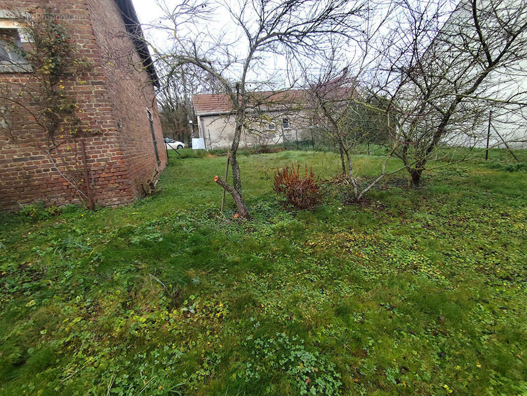 Maison à BEAULIEU-LES-FONTAINES