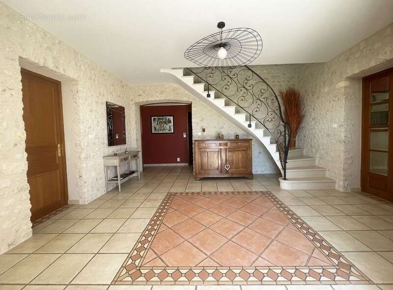 Villa d'architecte et gîte indépendant dans un parc paysager de plus de 4 000 m² SUD de COGNAC proche de BARBEZIEUX SAINT HILAIR - photo 5