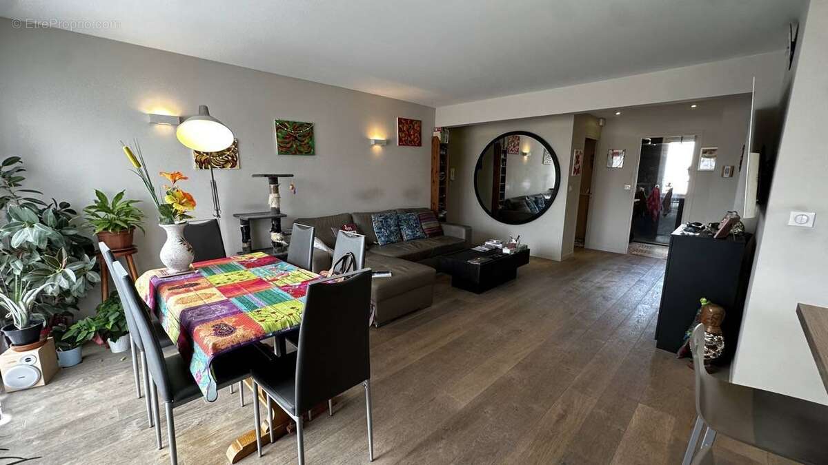 Appartement à LA LONDE-LES-MAURES
