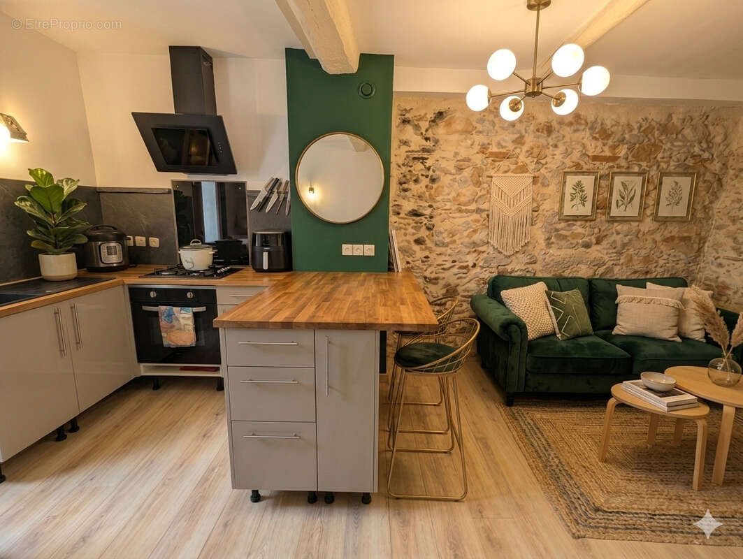 Maison à SAINT-LAURENT-DE-LA-SALANQUE