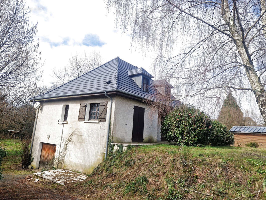 Maison à ALBUSSAC