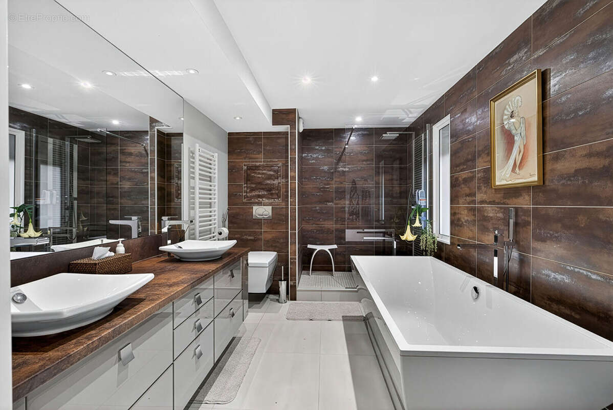 Appartement à AIX-LES-BAINS