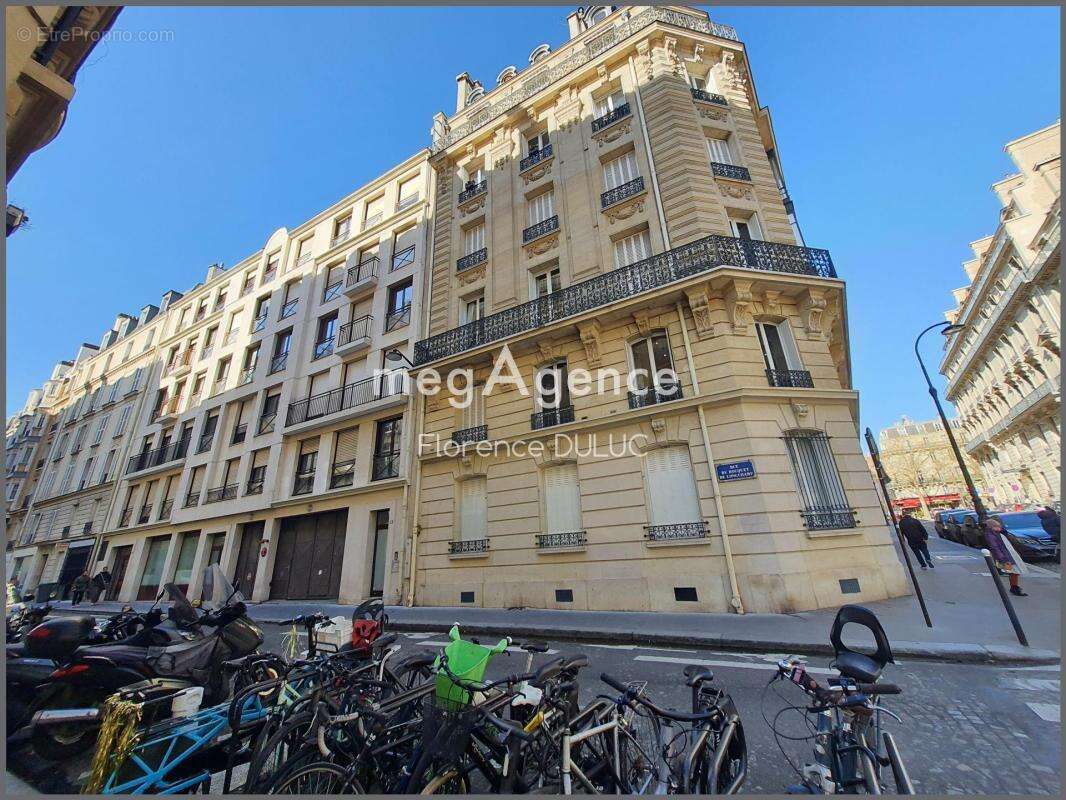 Appartement à PARIS-16E