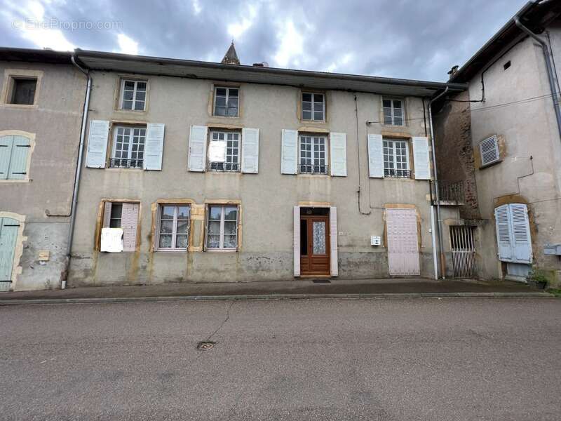 Maison à CHATEAUNEUF