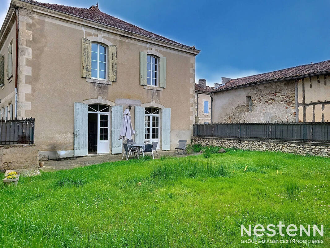 Maison à CASTELNAU-D&#039;AUZAN