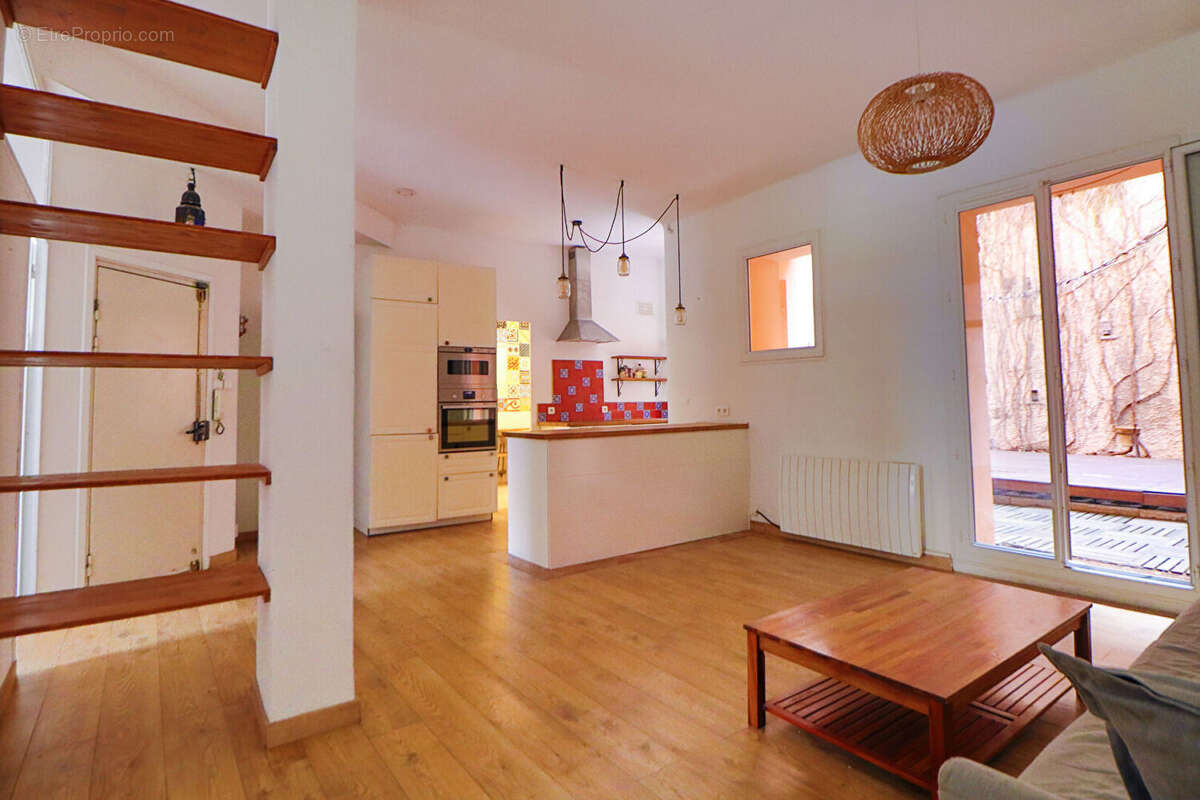 Appartement à MARSEILLE-7E