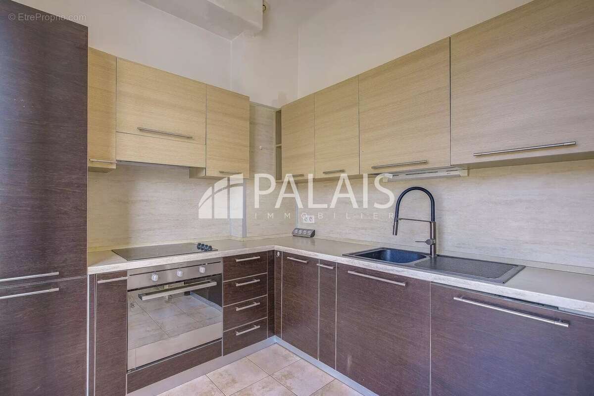 Nice Libération, 2 pièces + terrasse 13m2  étage élévé - photo 4