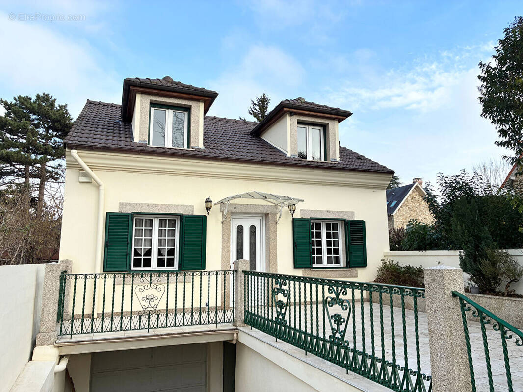 Maison à SAINT-GRATIEN