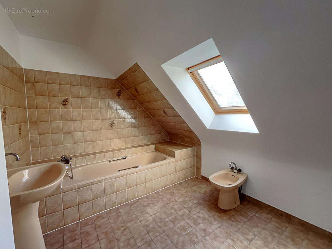 Maison à SAINT-CARREUC