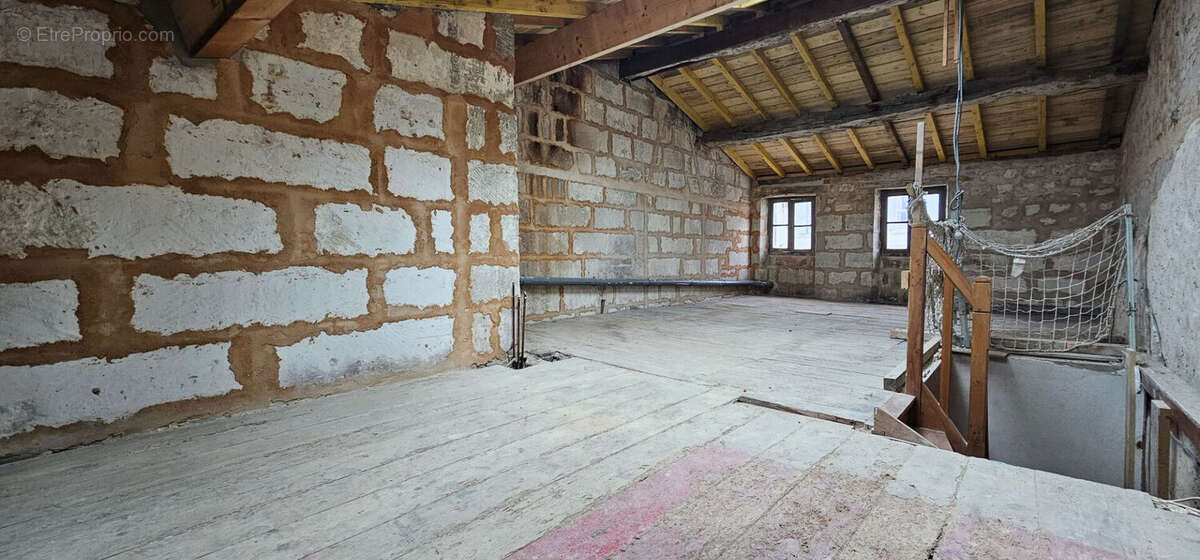 Appartement à SAINTES