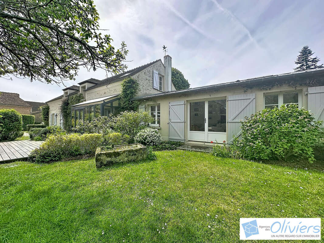 Maison à LA CELLE-LES-BORDES