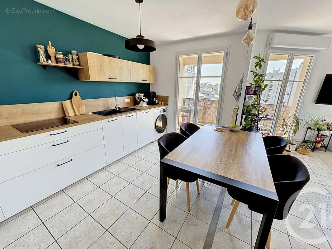 Appartement à LYON-8E