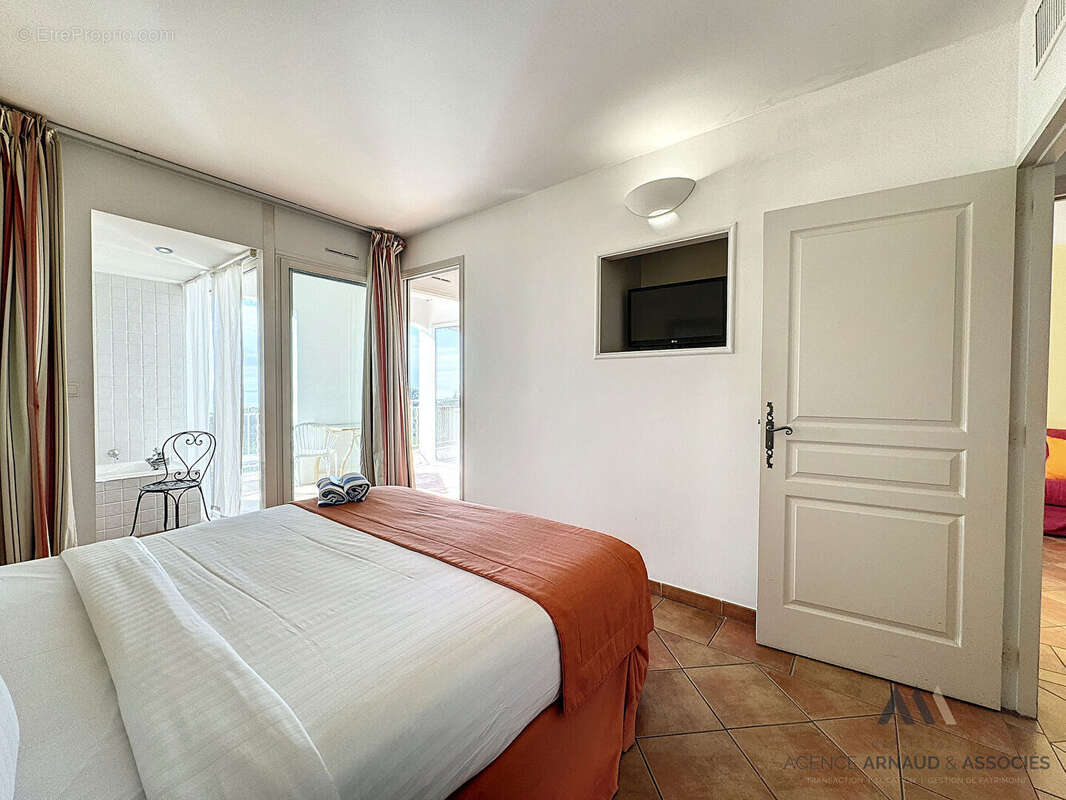 Appartement à SAINT-CYR-SUR-MER