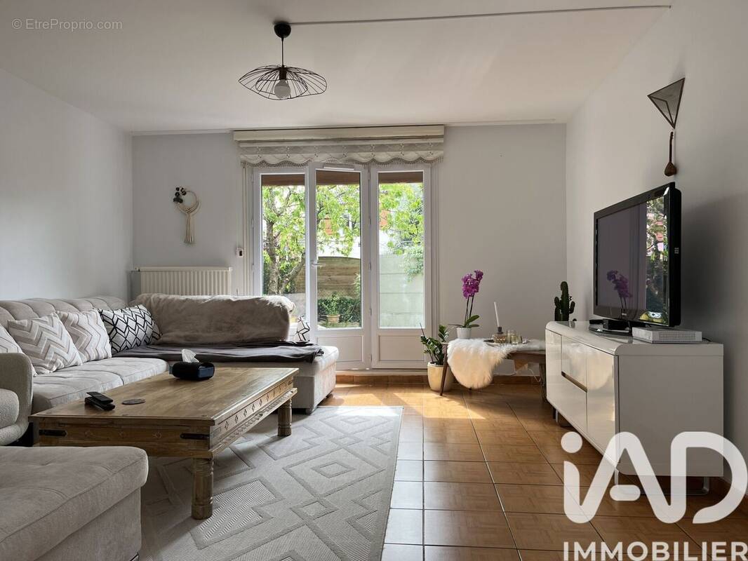 Photo 1 - Maison à SAINT-JEAN-DE-BRAYE