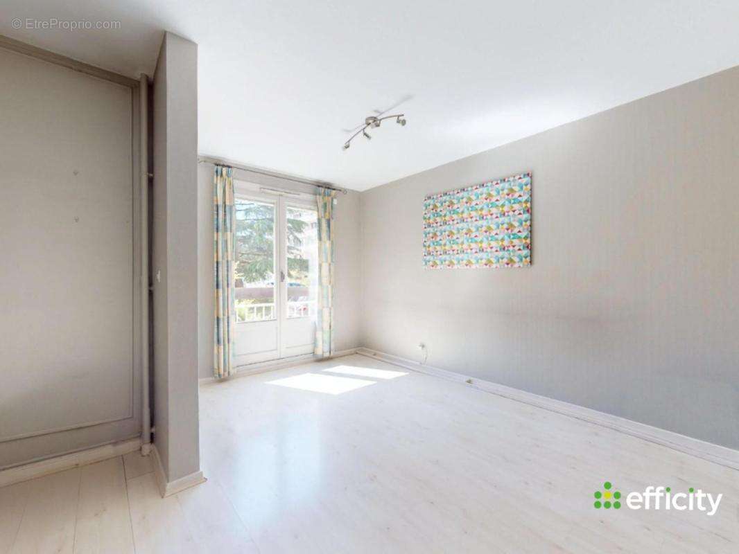 Appartement à LIMAS