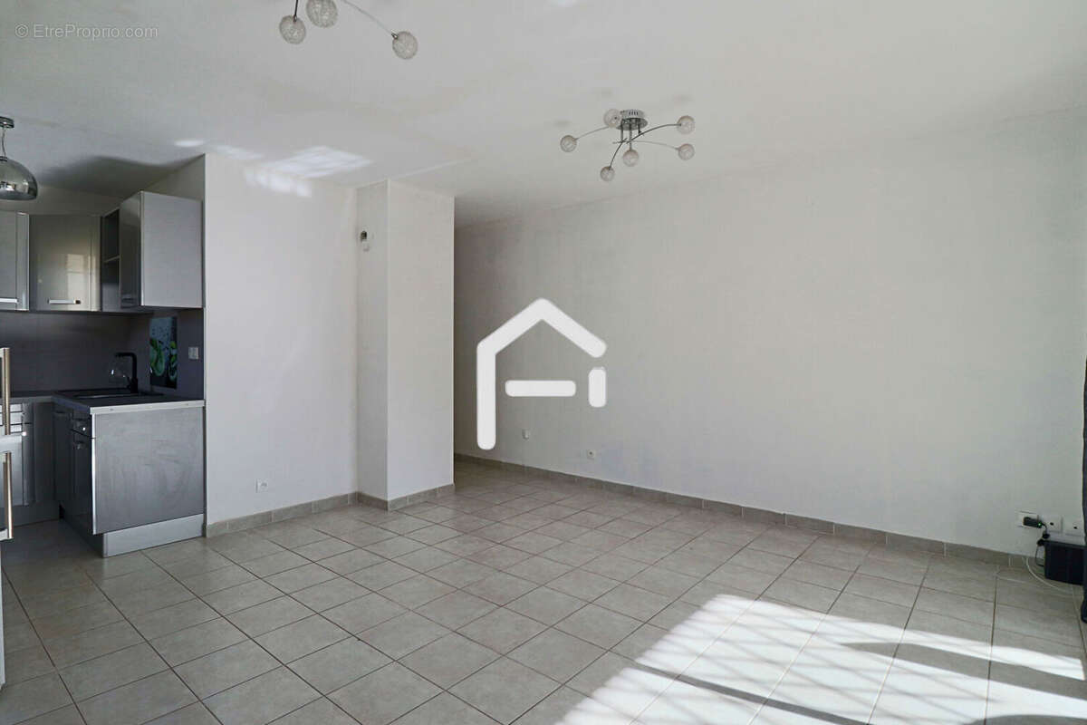 Appartement à SAINT-CHAMAS