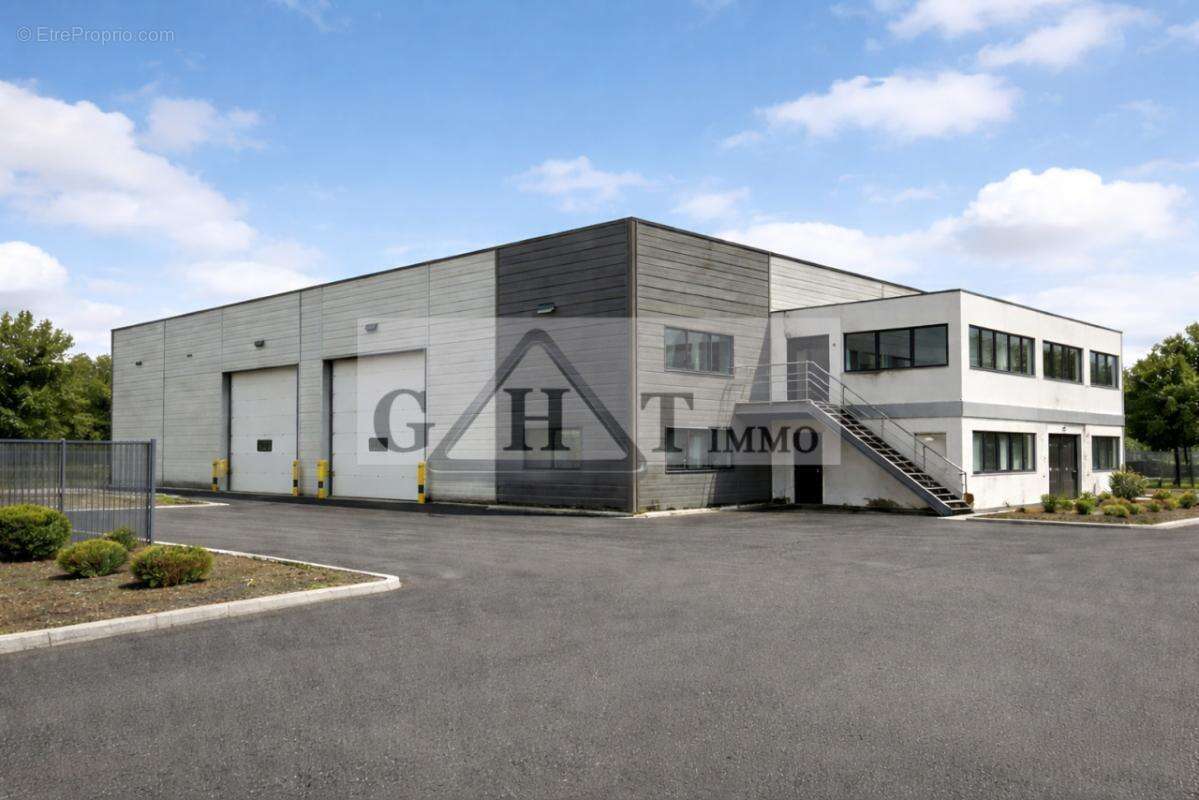 Entrepot/bureau a vendre chambly - photo 2