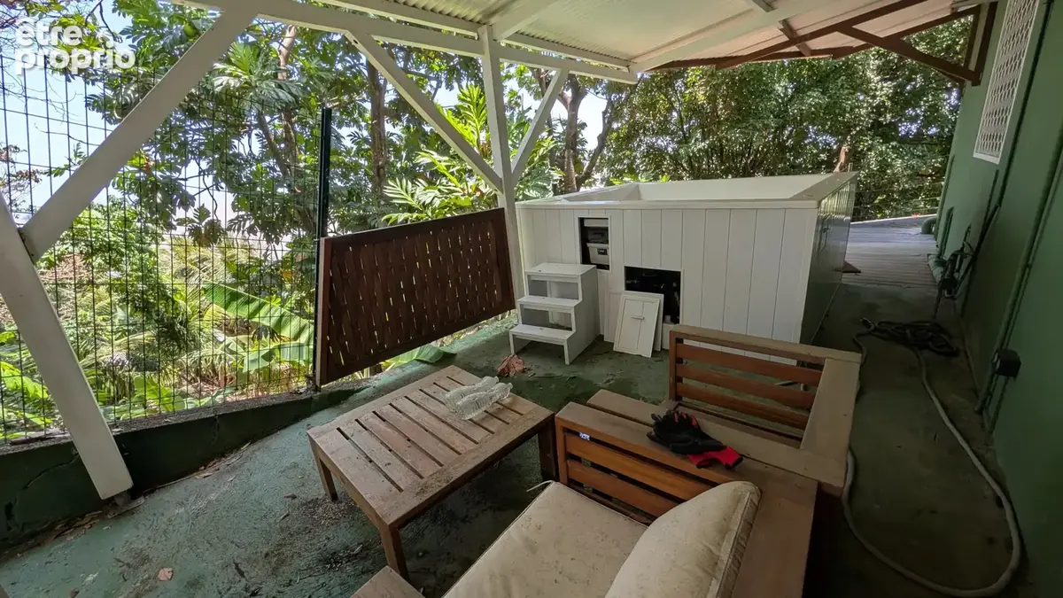 Exceptionnel à Cayenne Bourda : Villa d’architecte avec vue mer panoramique et fort rendement locatif - photo 14