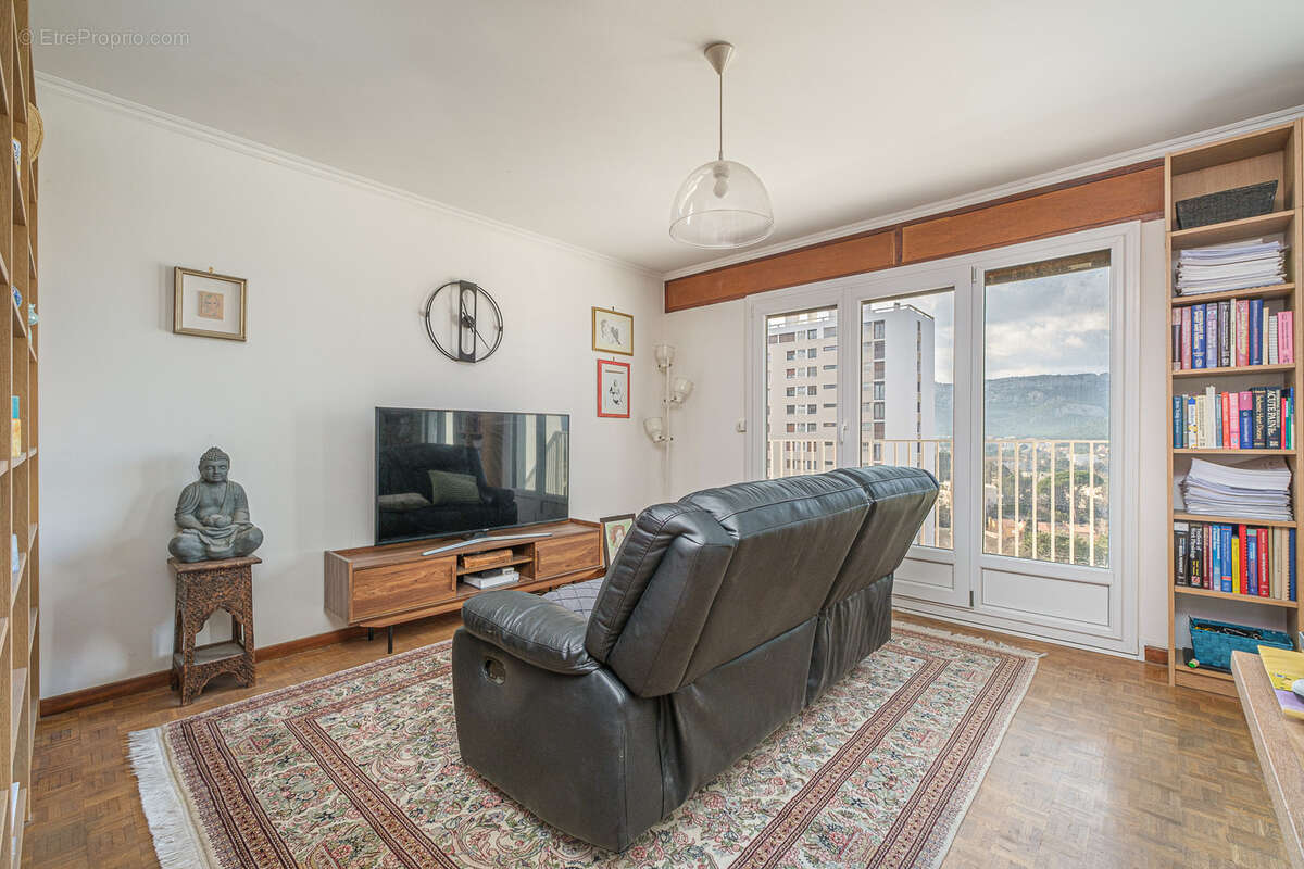 Appartement à MARSEILLE-9E