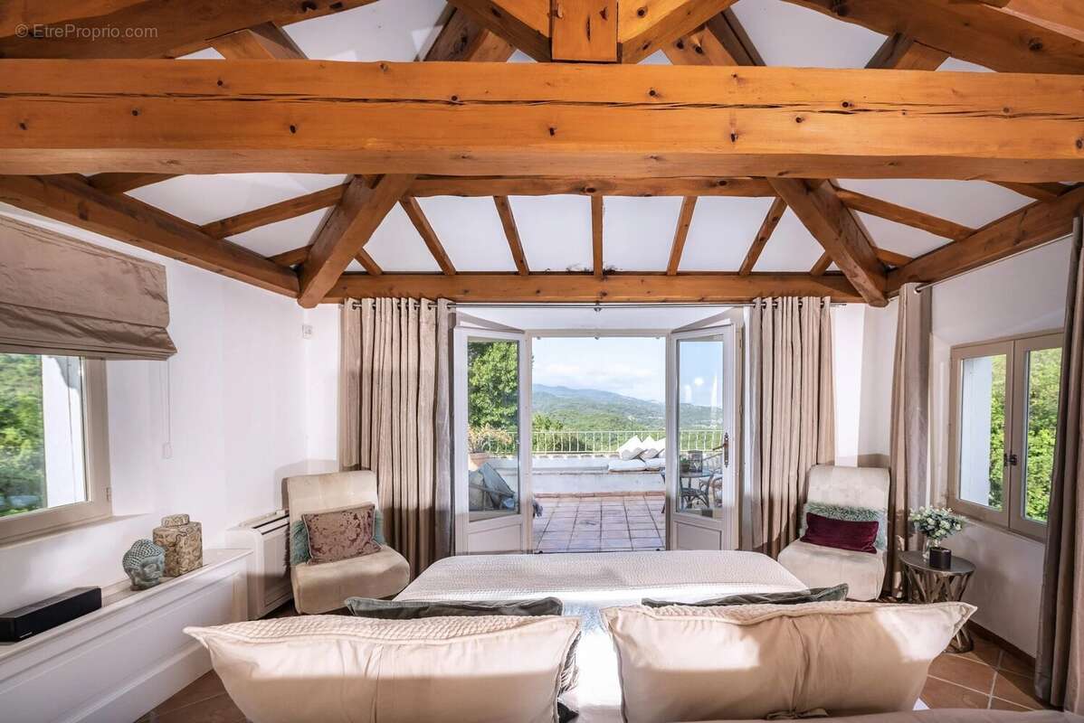 Maison à LES ADRETS-DE-L'ESTEREL
