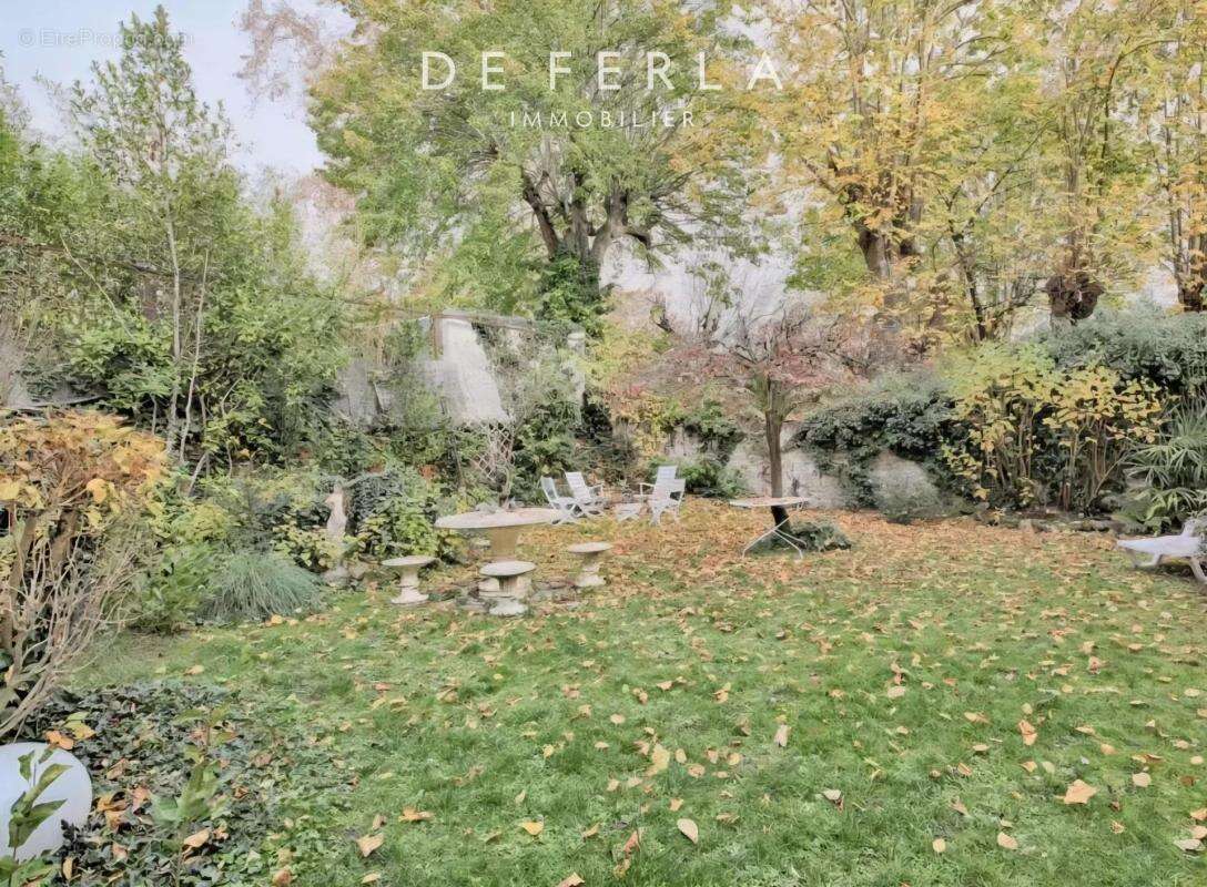 Maison à SAINT-MAUR-DES-FOSSES