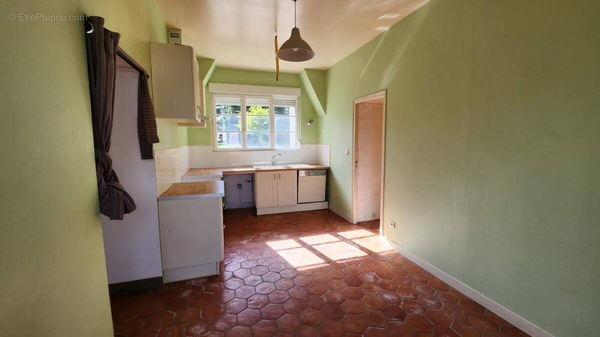 CHEVREVILLE (60) - Maison en pierre 5p - 131m² - photo 3
