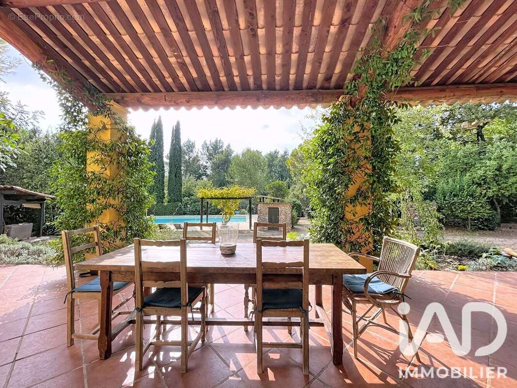 Maison 198 m² à Fayence  - photo 7