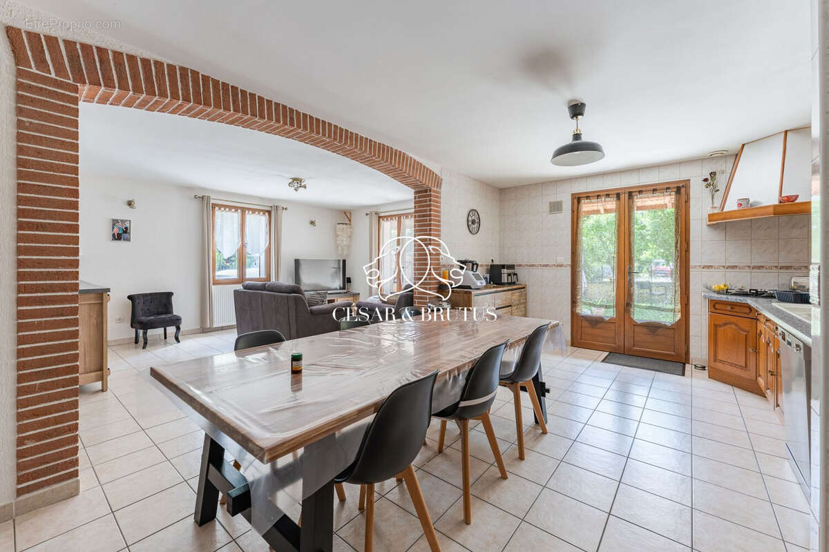 Maison à VILLARS-LES-DOMBES