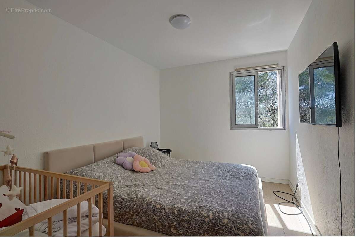 Appartement à VALLAURIS