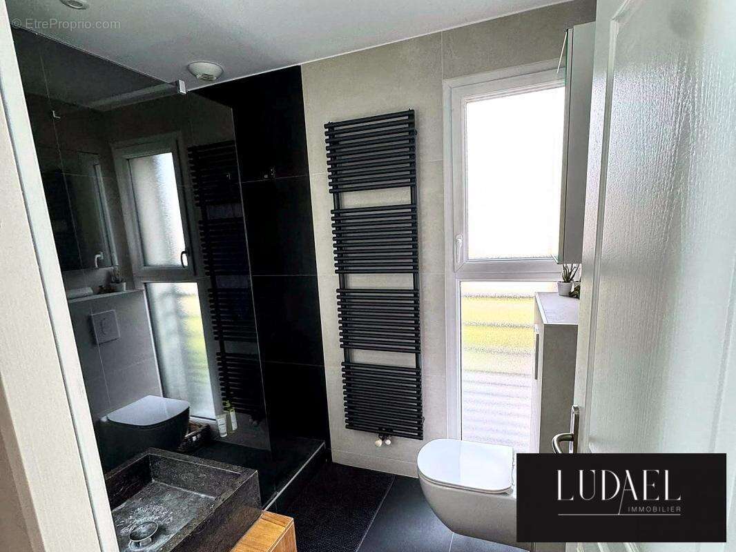 MIONS - Élégante maison familiale avec piscine Mions - photo 10