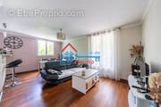 Appartement à SAVIGNY-LE-TEMPLE