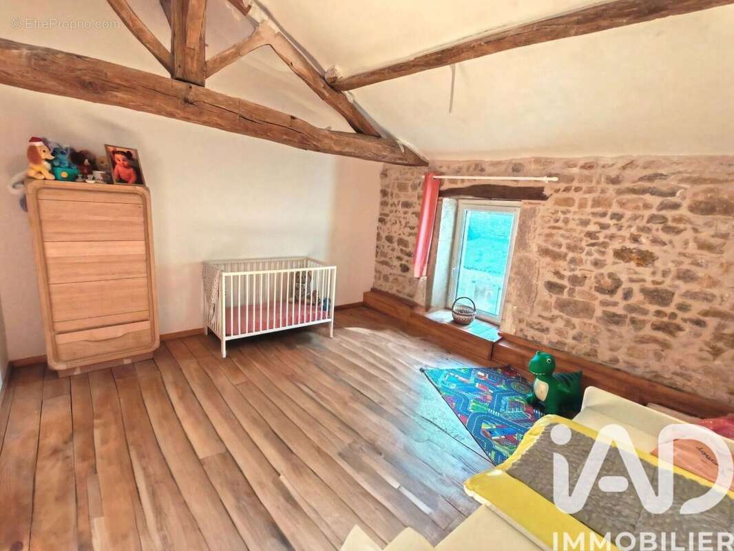 Maison 162 m² à Saint-Martin-Lars-En-Sainte-Hermine  - photo 7