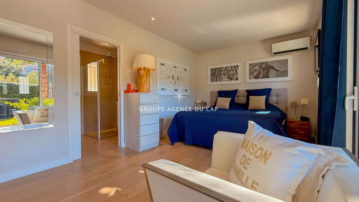 Maison à LES ISSAMBRES