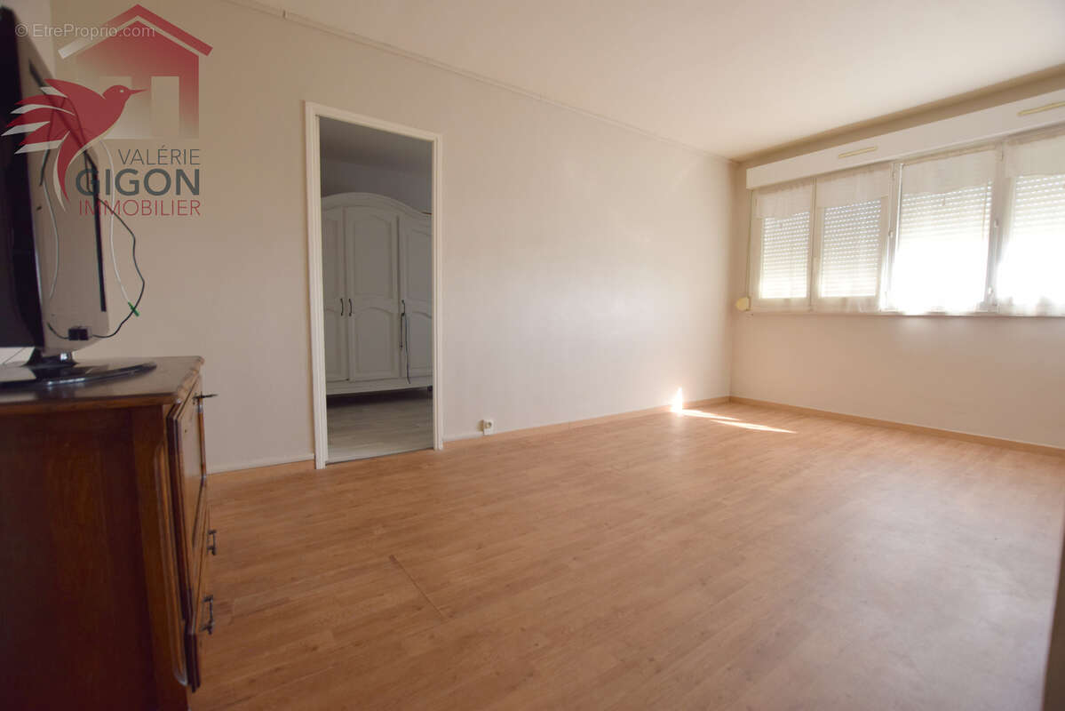 Appartement à GRAND-CHARMONT