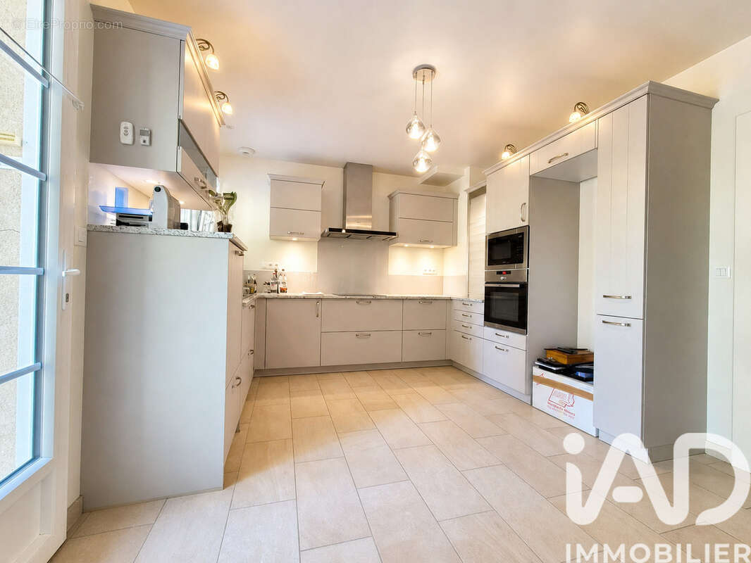 Maison 151 m² à Augignac  - photo 3