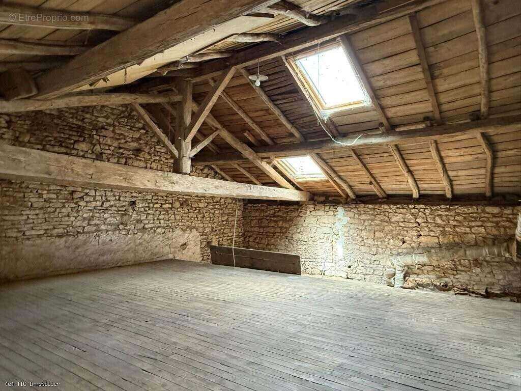 Maison à RUFFEC