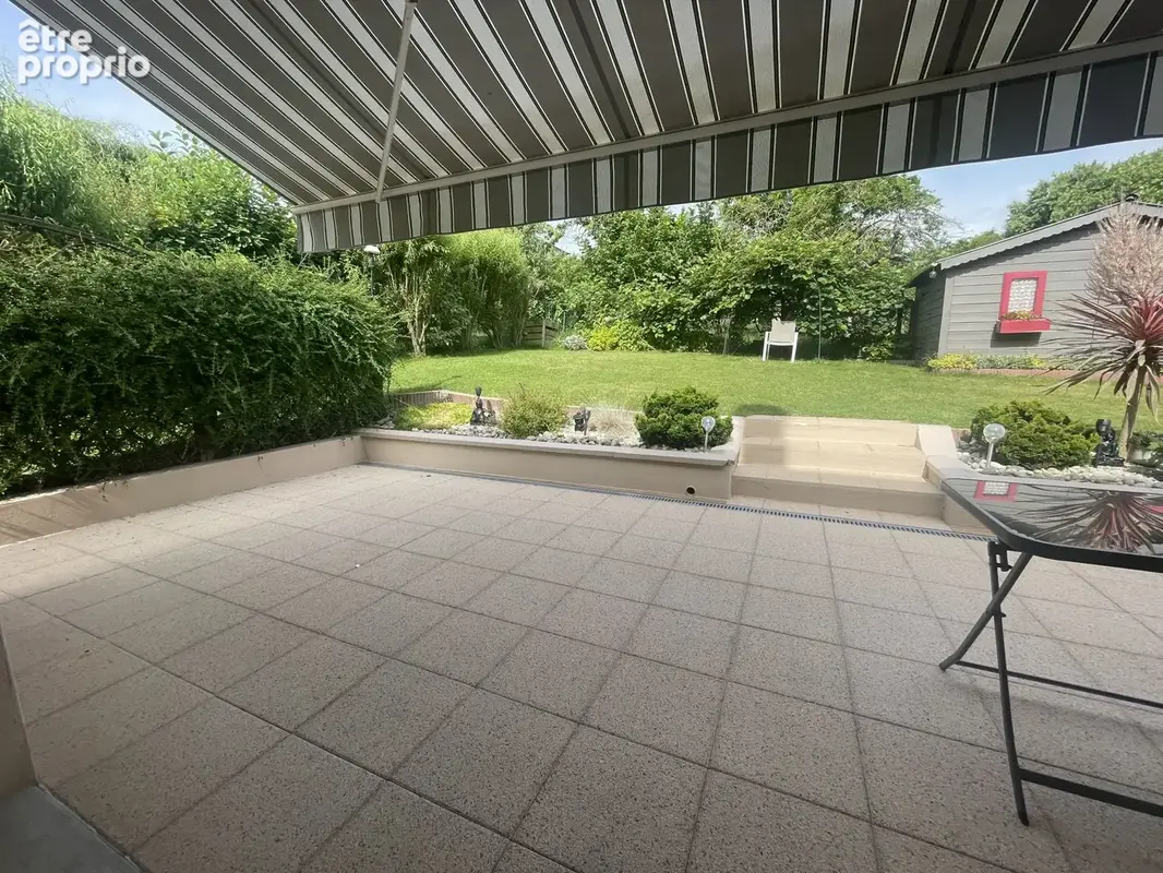 Très Beau pavillon familial , en impasse à LAVAL, proche commerces et transports - photo 16