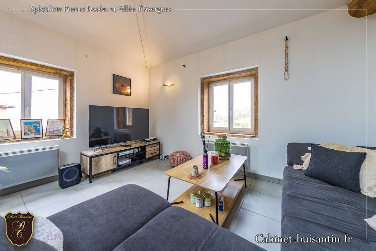 Appartement à VILLE-SUR-JARNIOUX