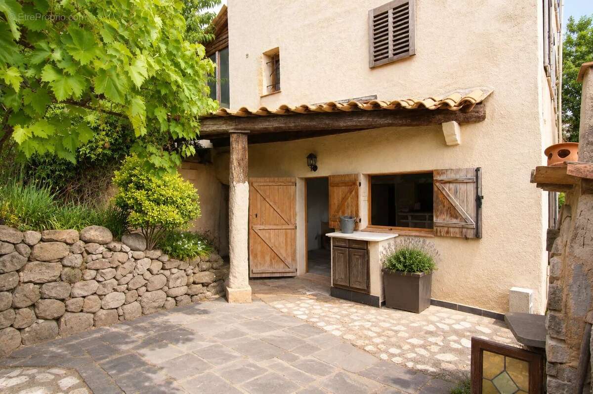 Maison à SAINT-MARTIN-DU-VAR
