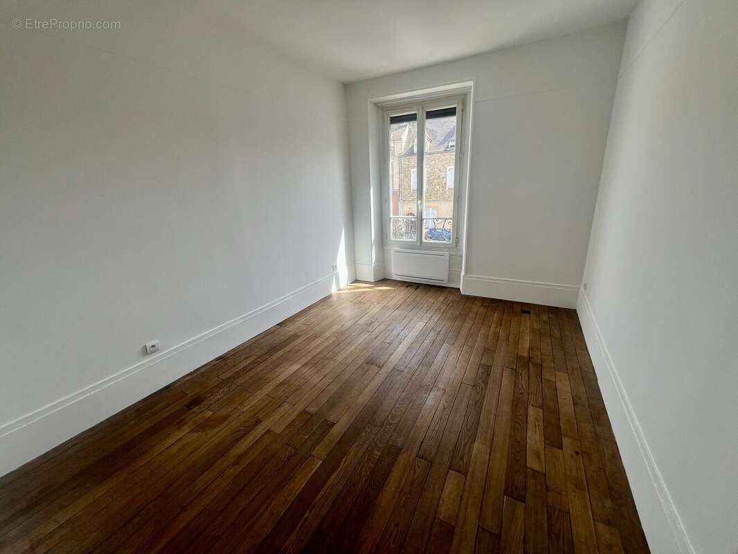 Appartement à BRUYERES-LE-CHATEL