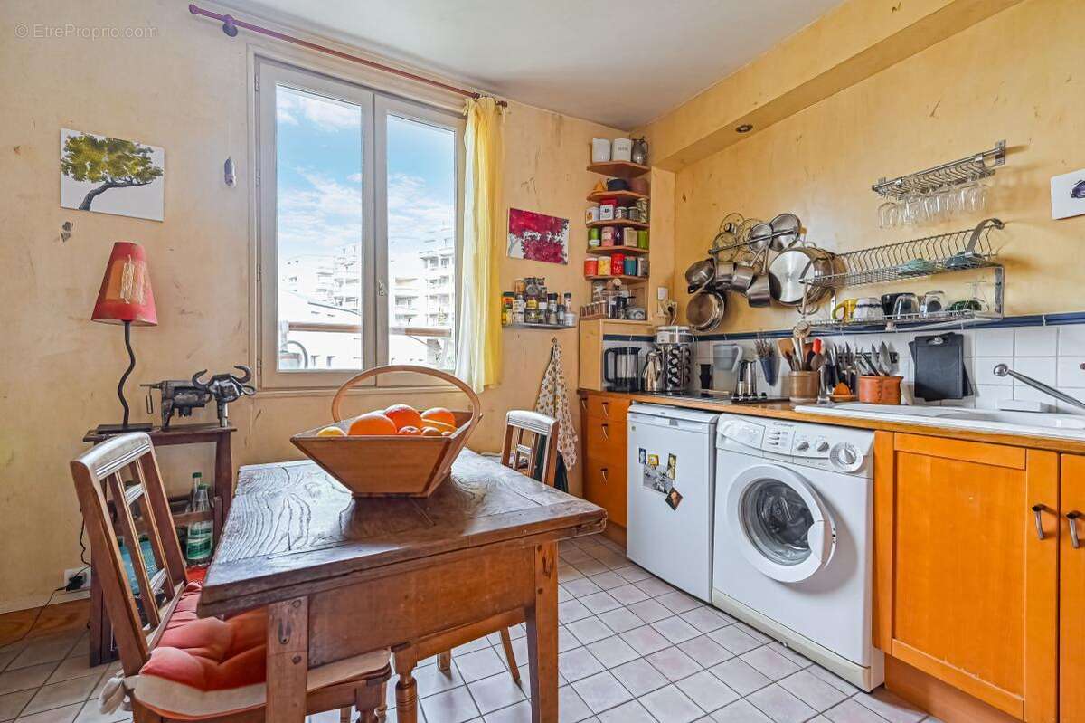 Appartement à PARIS-19E
