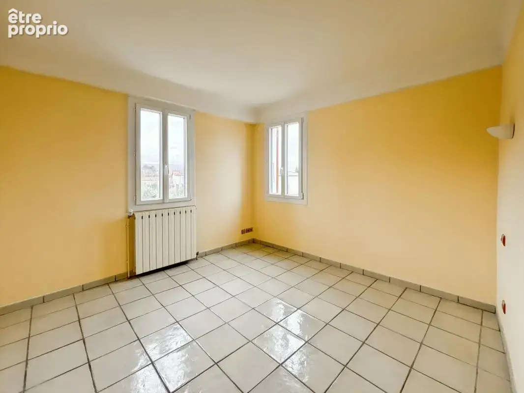 Belle maison Rénovée composée de deux logements , un type 4 et un type 2. Bâtie sur une parcelle de 800 m2 , cette charmante mai - photo 19
