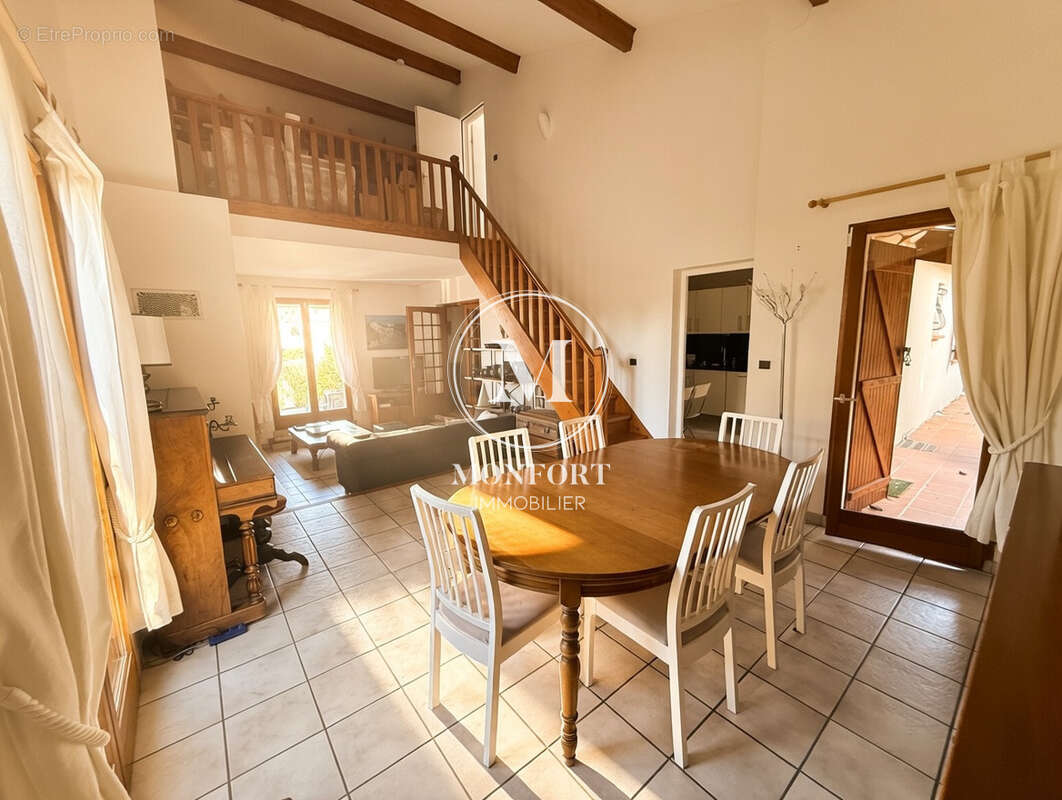Maison à MONTRABE