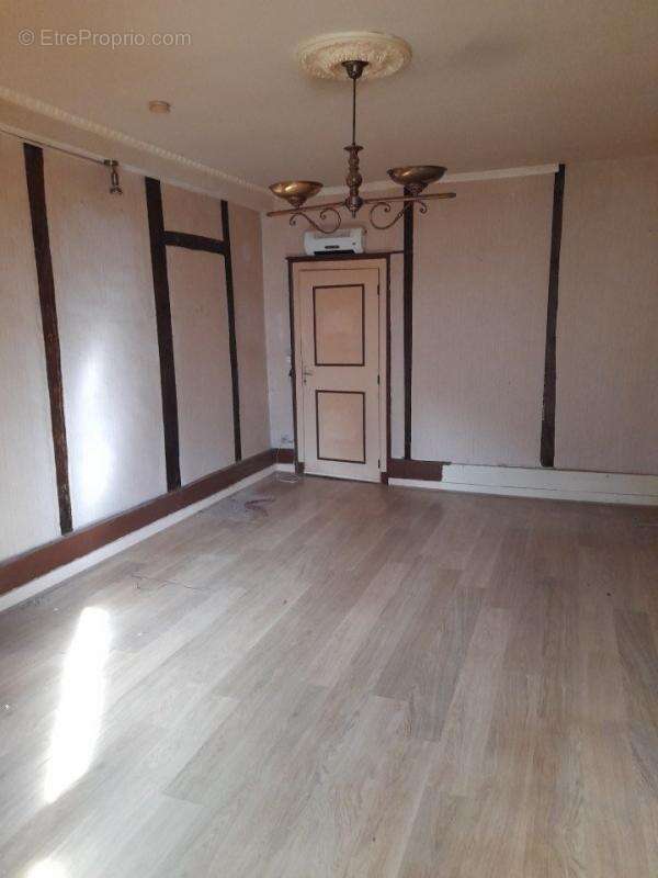 Appartement à CLUIS